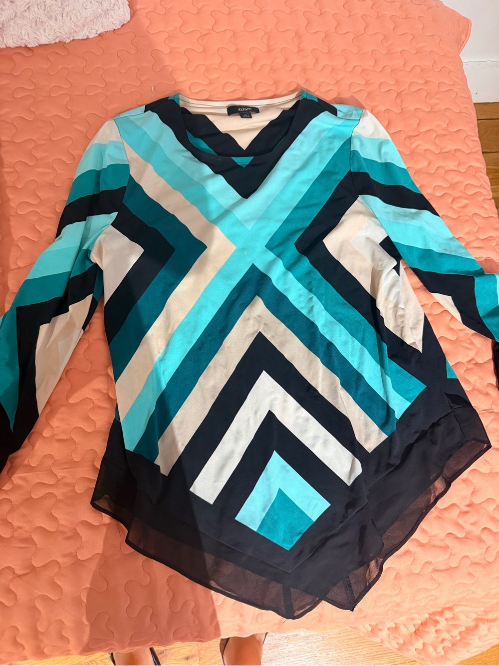Alfani Women's Teal & Navy Geometric V-Neck Tunic